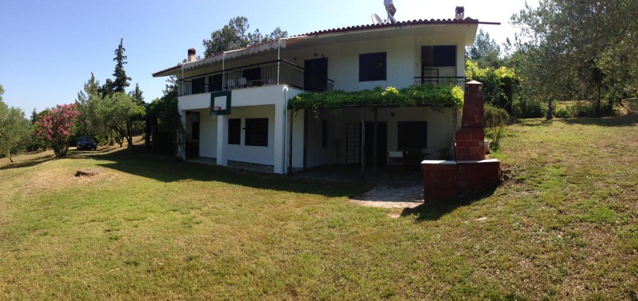 Secluded 1.8 Acre Garden Villa, For Exclusive Use With Stunning Views. Kalandra Exteriör bild