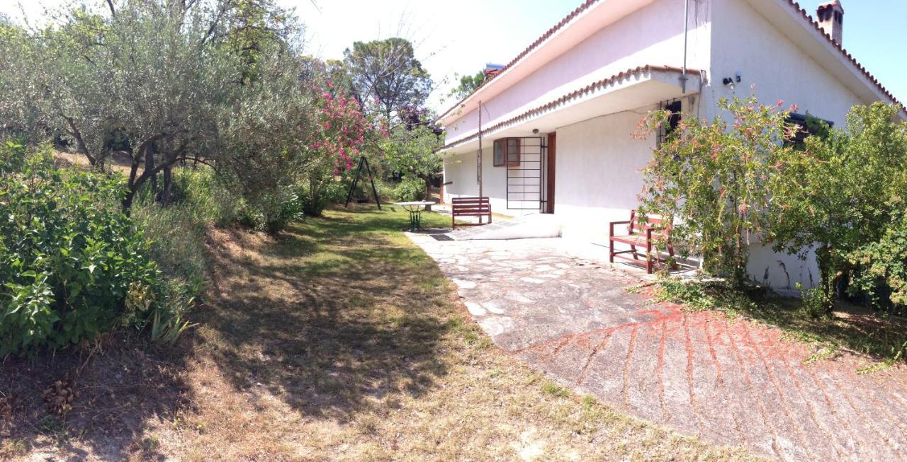 Secluded 1.8 Acre Garden Villa, For Exclusive Use With Stunning Views. Kalandra Exteriör bild